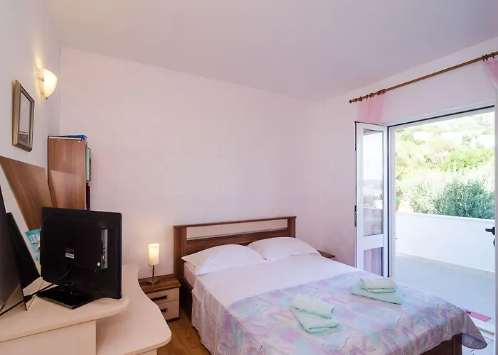 ゲストハウス Leo's ムリニ